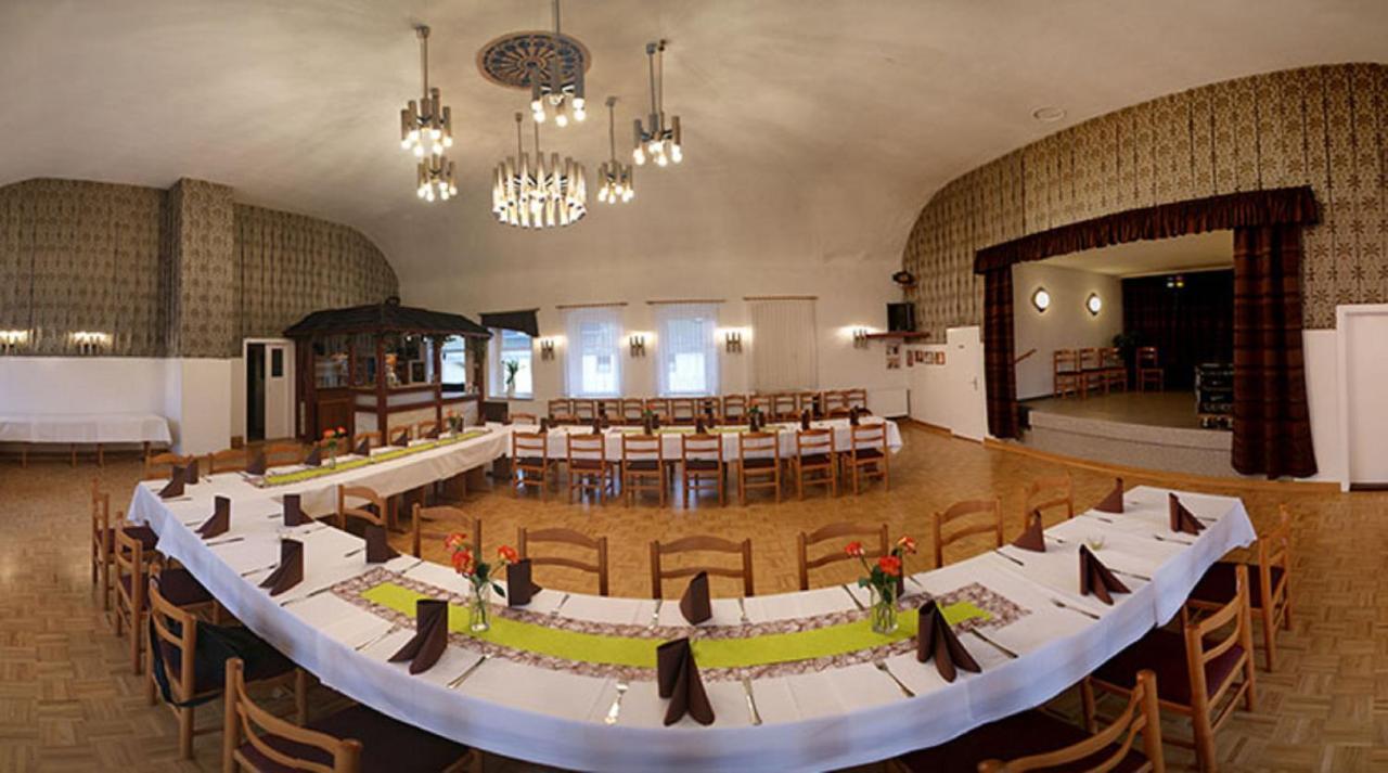 Pension & Gasthof Erbgericht Hoehenlage 850M Marienberg Exteriér fotografie